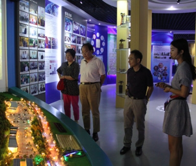 上?？茖W技術(shù)文獻出版社胡德仁主任蒞臨仙客來公司考察