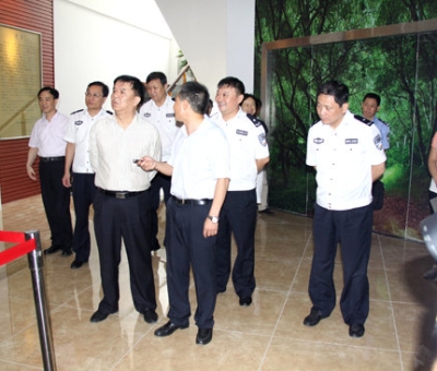 江西省公安廳黨委委員、常務(wù)副廳長(zhǎng)章凱旋蒞臨仙客來(lái)公司調(diào)研公安機(jī)關(guān)服務(wù)企業(yè)發(fā)展新思路