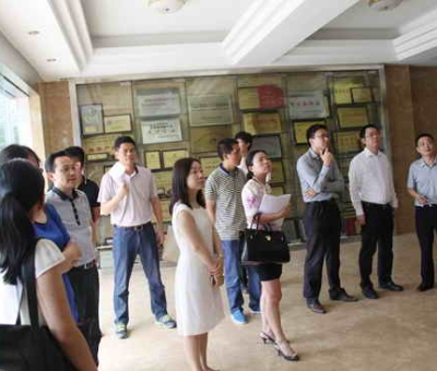 香港貿(mào)發(fā)局領(lǐng)導(dǎo)一行考察仙客來(lái)公司
