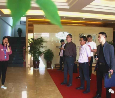 “堅扶實業(yè)，造福人民”推動食用菌產(chǎn)業(yè)升級！省發(fā)改委商價管理處領(lǐng)導(dǎo)蒞臨仙客來靈芝調(diào)研。